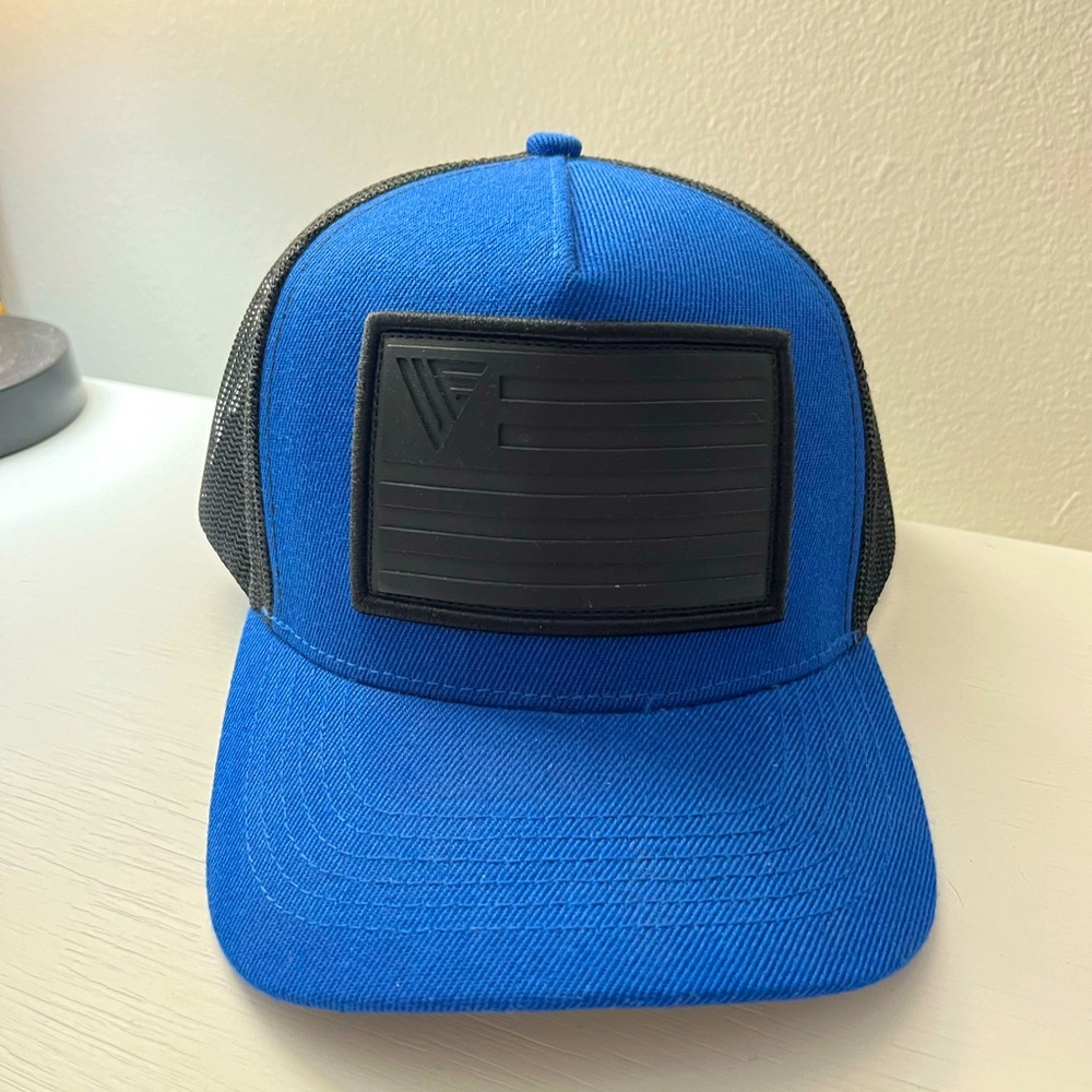 NWOT SnapBack truckers hat, never worn